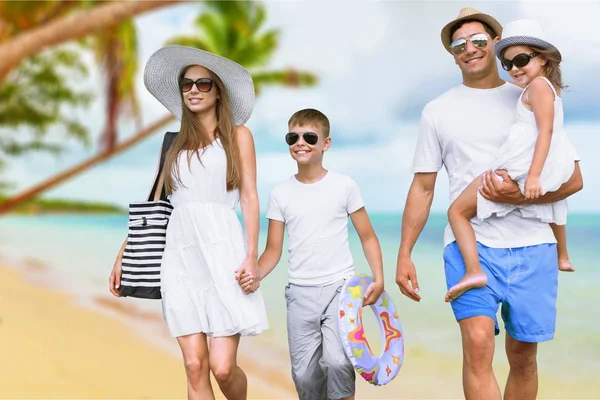 Happy family on vacations — Stock Photo, Image