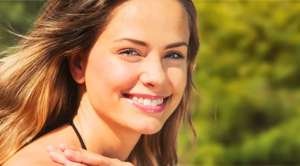 Retrato de mulher bonita — Fotografia de Stock