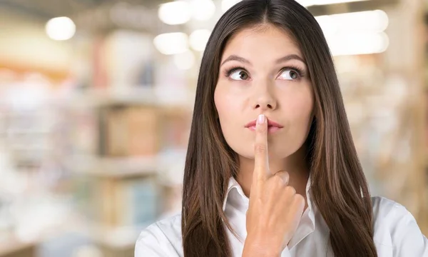 Thoughtful young woman — Stock Photo, Image