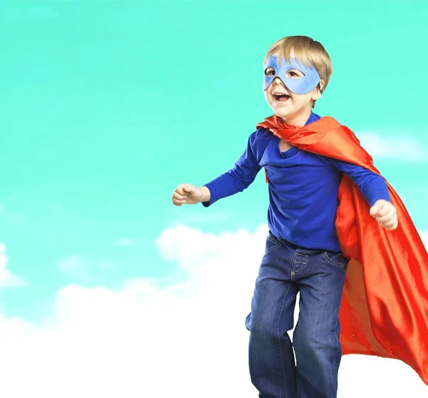 Lindo chico superhéroe — Foto de Stock