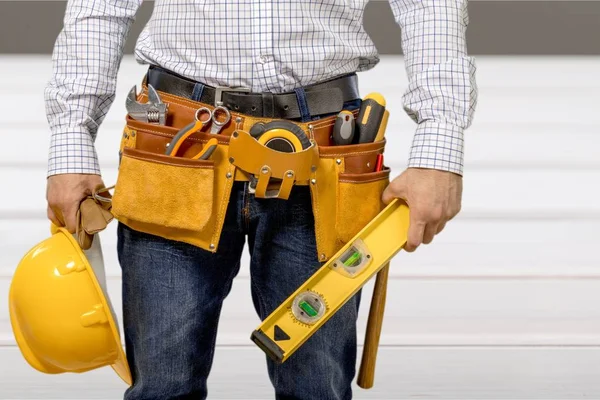 Trabajador con cinturón de herramientas — Foto de Stock