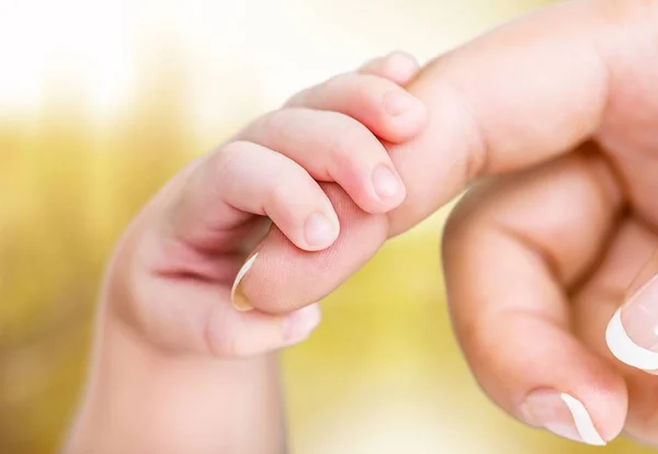 New born baby hand — Stock Photo, Image