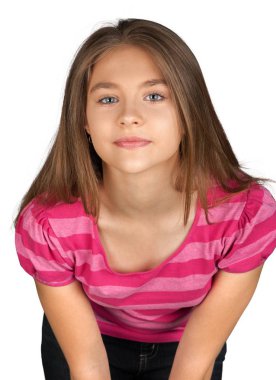 Sevimli küçük kız beyaz izole kamera bakıyor