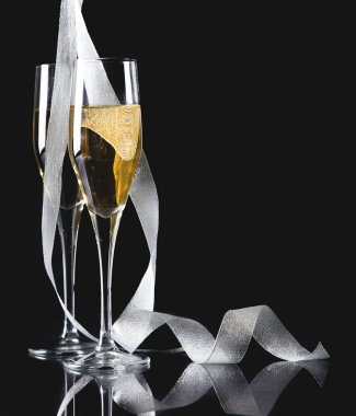 Flüt bardak şampanya arka plan üzerinde