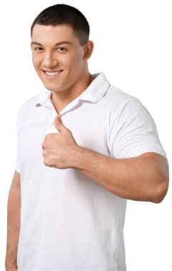 Beyaz gömlekli genç adam.