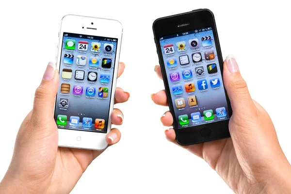 Ana ekranda gösterilen iphones — Stok fotoğraf