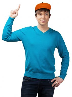 Mavi kazaklı yakışıklı adam