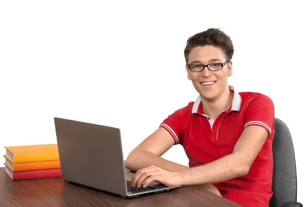 Mann benutzt Laptop — Stockfoto