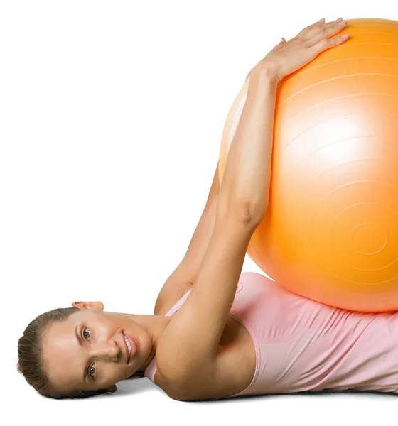 Mujer con pelota de fitness — Foto de Stock