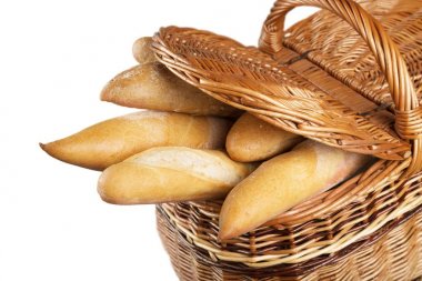 Beyaz arka plan üzerinde izole taze ev yapımı ekmek