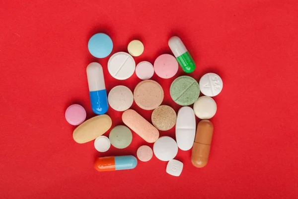 Pílulas de medicação variadas — Fotografia de Stock