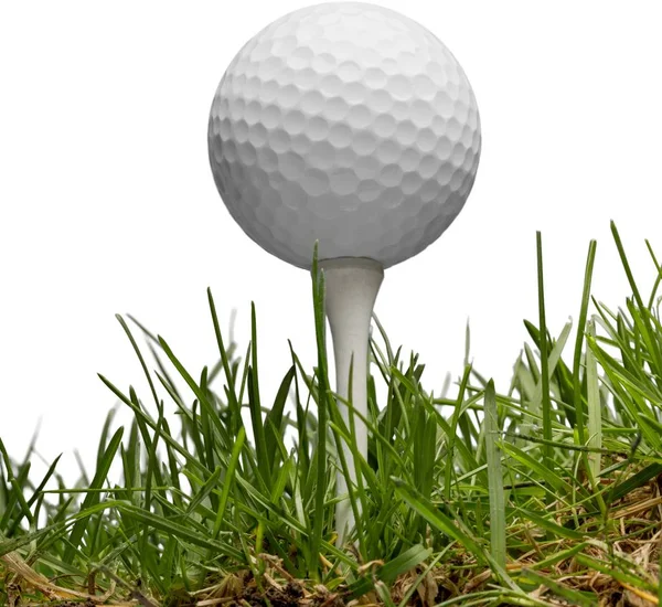 Golfbal in het gras — Stockfoto