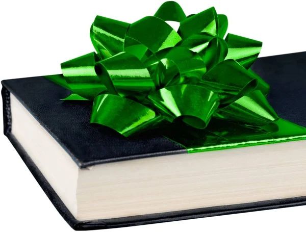 Чорна книга з зеленим бантом — стокове фото