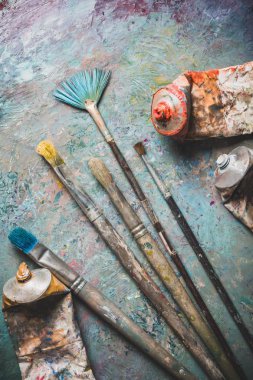 Farklı sanatçı fırçalar