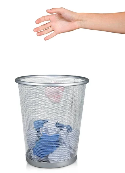 Mão Jogando Fora Papel Lixo Isolado Fundo Branco — Fotografia de Stock