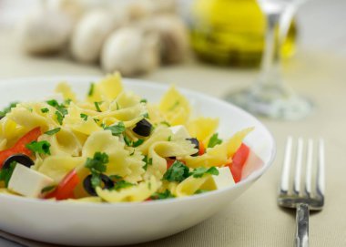 Spagetti makarna domates ile