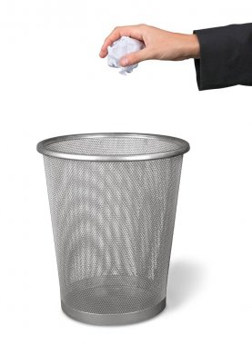 El dışarı kağıt içine çöp atma