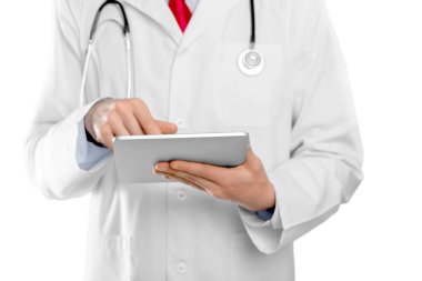 dijital tablet kullanan doktor 