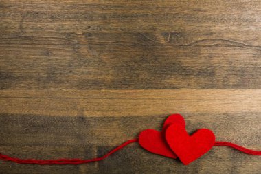 Kırmızı kalpli sevgililer günü arkaplanı
