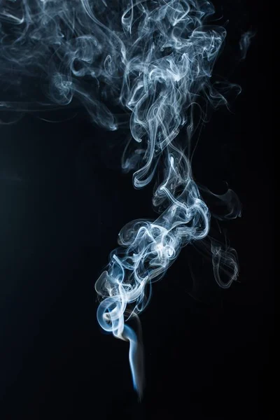 Rook en mist op zwart — Stockfoto