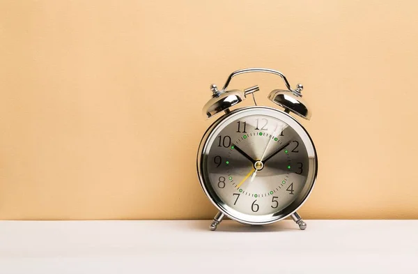 Retro alarm clock — Stock Photo, Image