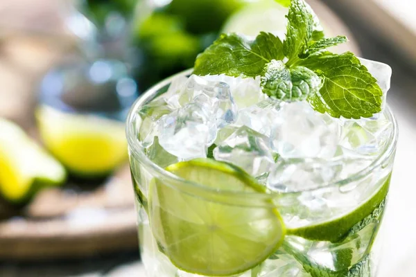 Frischer Mojito-Cocktail — Stockfoto