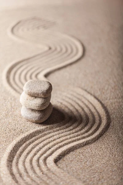 Zen-Steine im Sand — Stockfoto