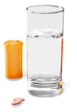 Beyaz arka plan üzerinde izole su ile tıbbi ilaçlar