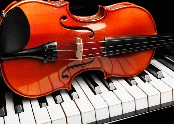 Wooden classic violin — Stock Photo, Image