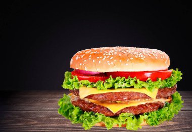 Sebze ile lezzetli hamburger