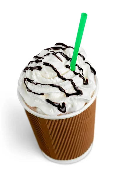 プラスチック製のカップでジェネリックのクリーミーなコーヒー 白の分離 — ストック写真