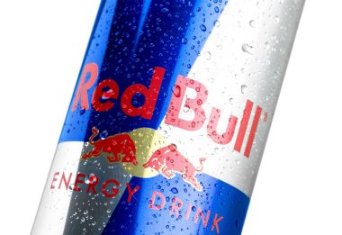 bir kutu red bull enerji içeceği