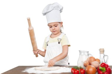 Küçük kız un ile pişirme