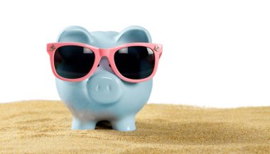 güneş gözlüğü ile Piggy banka