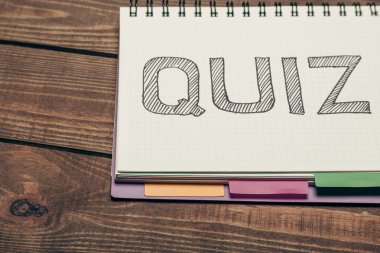  Quiz arka plan üzerinde Yazılı not defteri