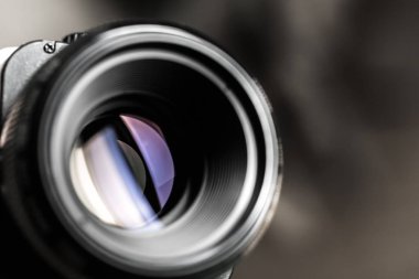 Kamera objektifi lens yansımaları ile