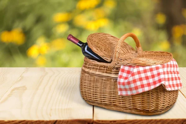 Piknik kosár bor — Stock Fotó