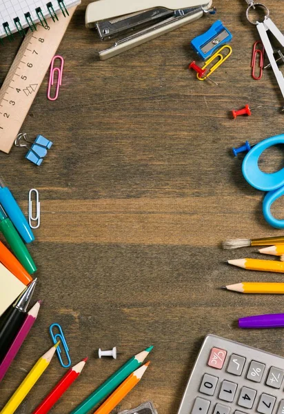 Coloridos útiles escolares —  Fotos de Stock