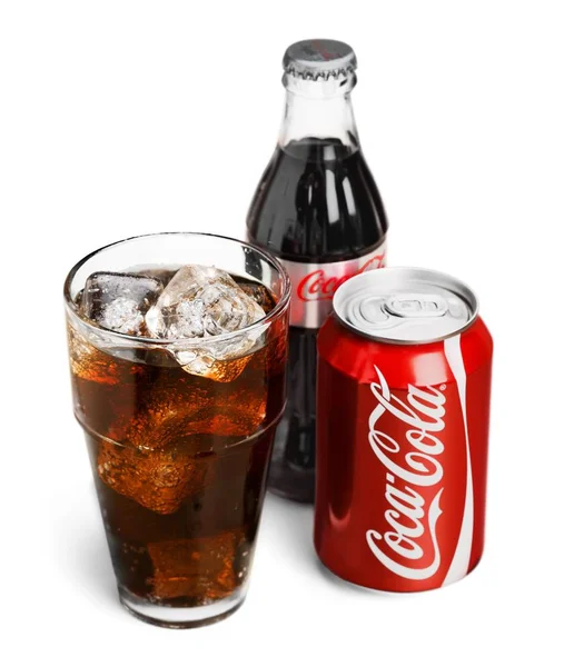 Coca-Cola pode isolado — Fotografia de Stock