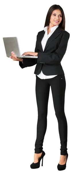 Femme mignonne avec ordinateur portable — Photo