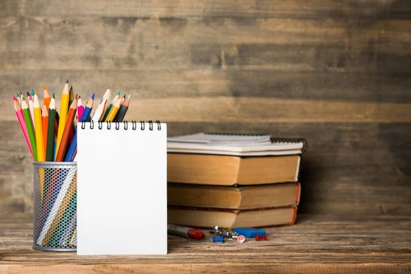 renkli okul malzemeleri 