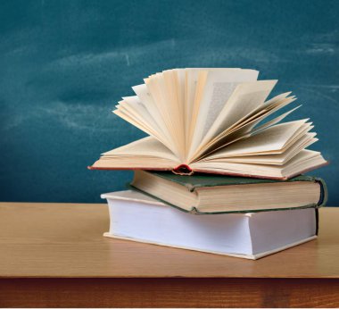 renkli kitap toplama