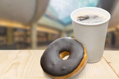 Kâğıt bardakta kahve