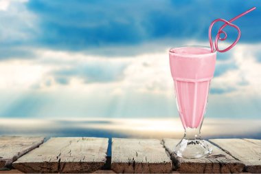 bardak çilek smoothie 