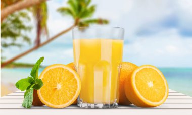 lezzetli portakal suyu bir bardak