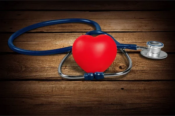 Estetoscopio médico con corazón — Foto de Stock