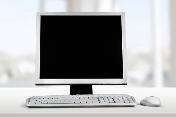 Monitor és a billentyűzet fehér — Stock Fotó