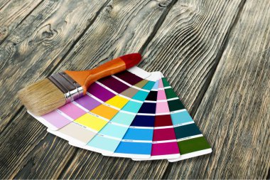 boya fırçası, palet rengi arka plan üzerinde