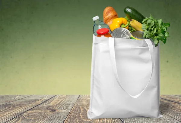 Einkaufstasche mit Lebensmitteln — Stockfoto