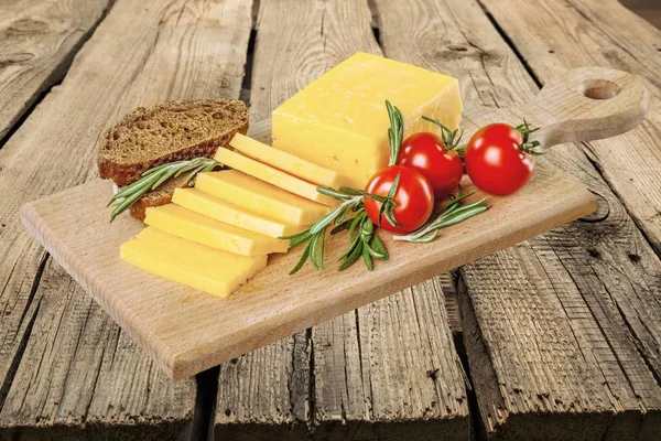 Frischer, köstlicher Käse — Stockfoto